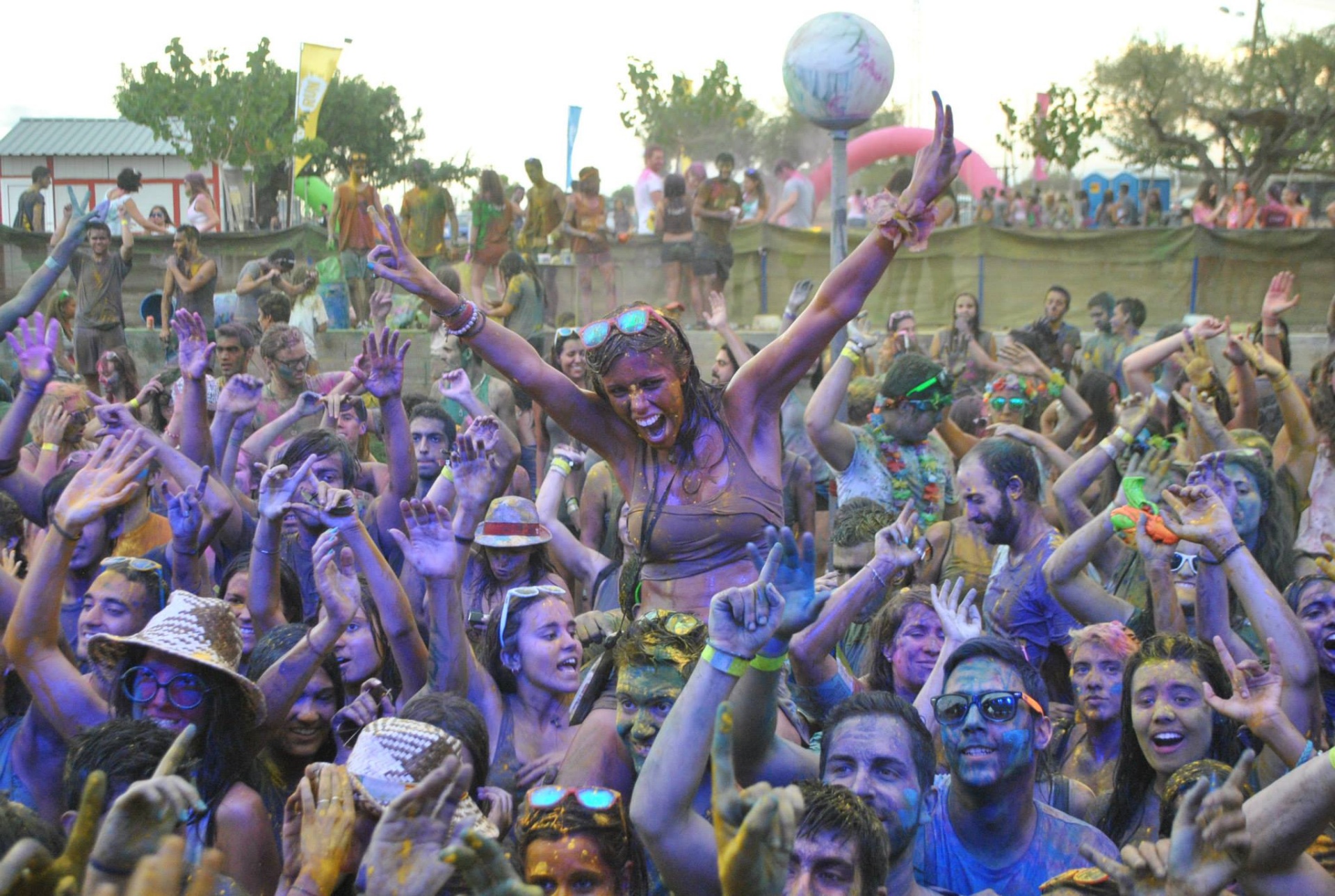 Festival HOLI DAY PARTY